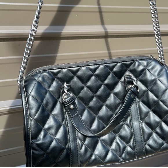 Lux Black Quilted Shoulder Bag - Picture 5 of 10